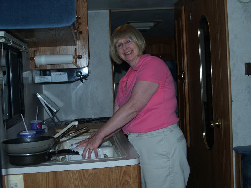 Bonnie is washing dishes