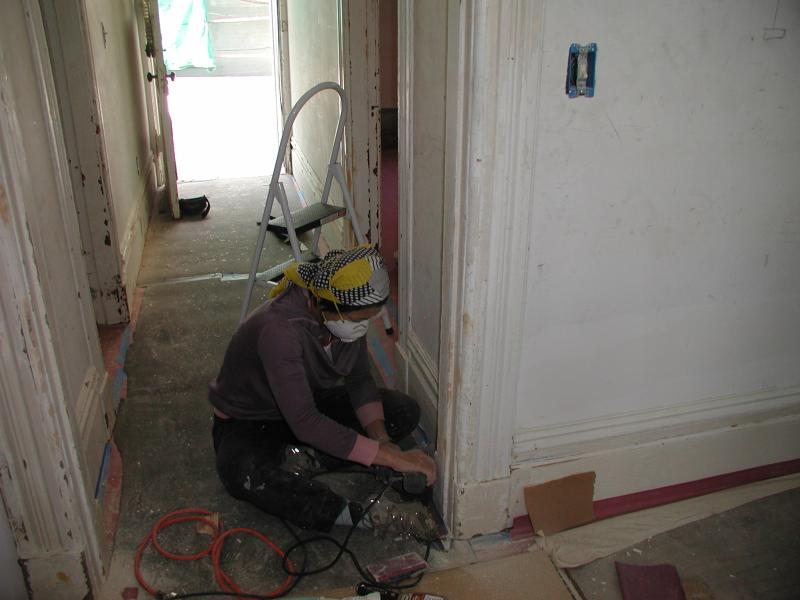 Carmen is sanding